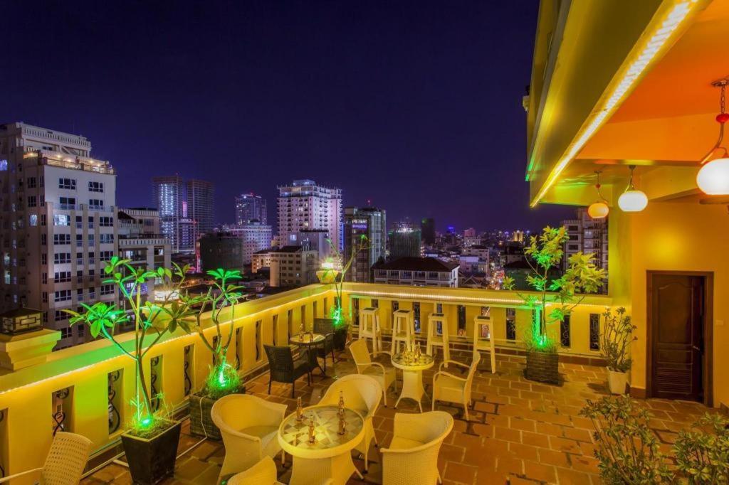 The Mou Hotel Phnom Pen Exterior foto